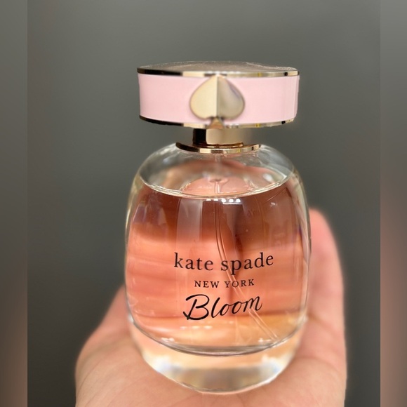 Kate Spade New York Bloom perfume - Picture 3 of 5